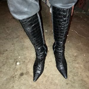 THESE BOOTS WERE MADE FOR TALK’N IN THE YEAR 2000 !